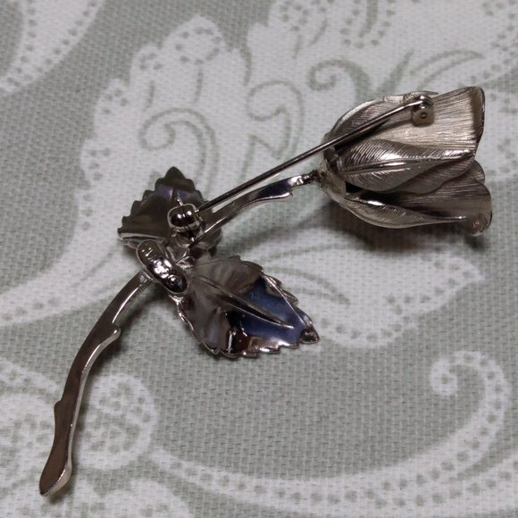 🌲"Legend of the Christmas Rose" Pin - Picture 8 of 9